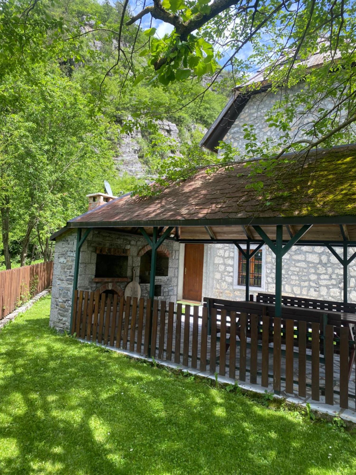 Kompleksi Zorgji Theth Exterior photo