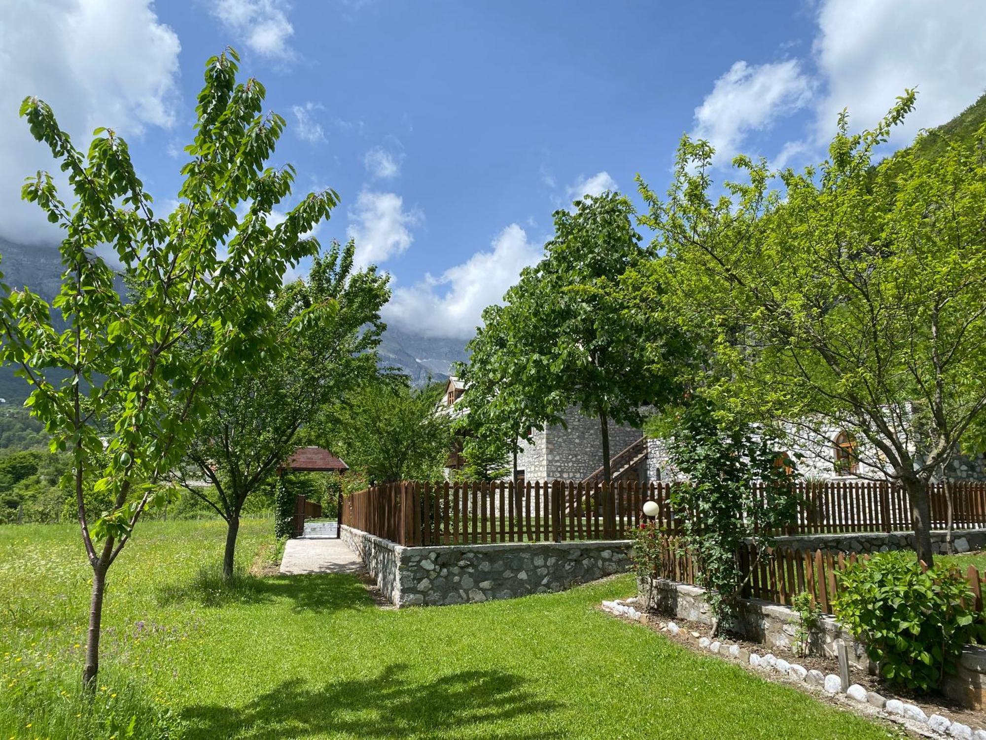 Kompleksi Zorgji Theth Exterior photo